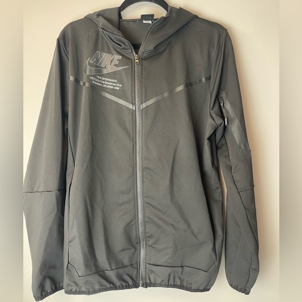 Nike men’s jacket size medium